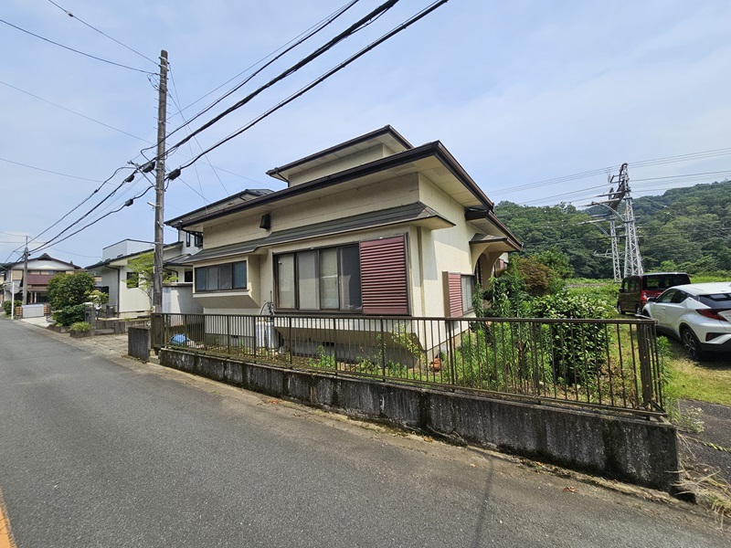 神奈川県秦野市菖蒲604