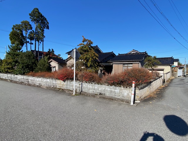 富山県中新川郡立山町岩峅寺85