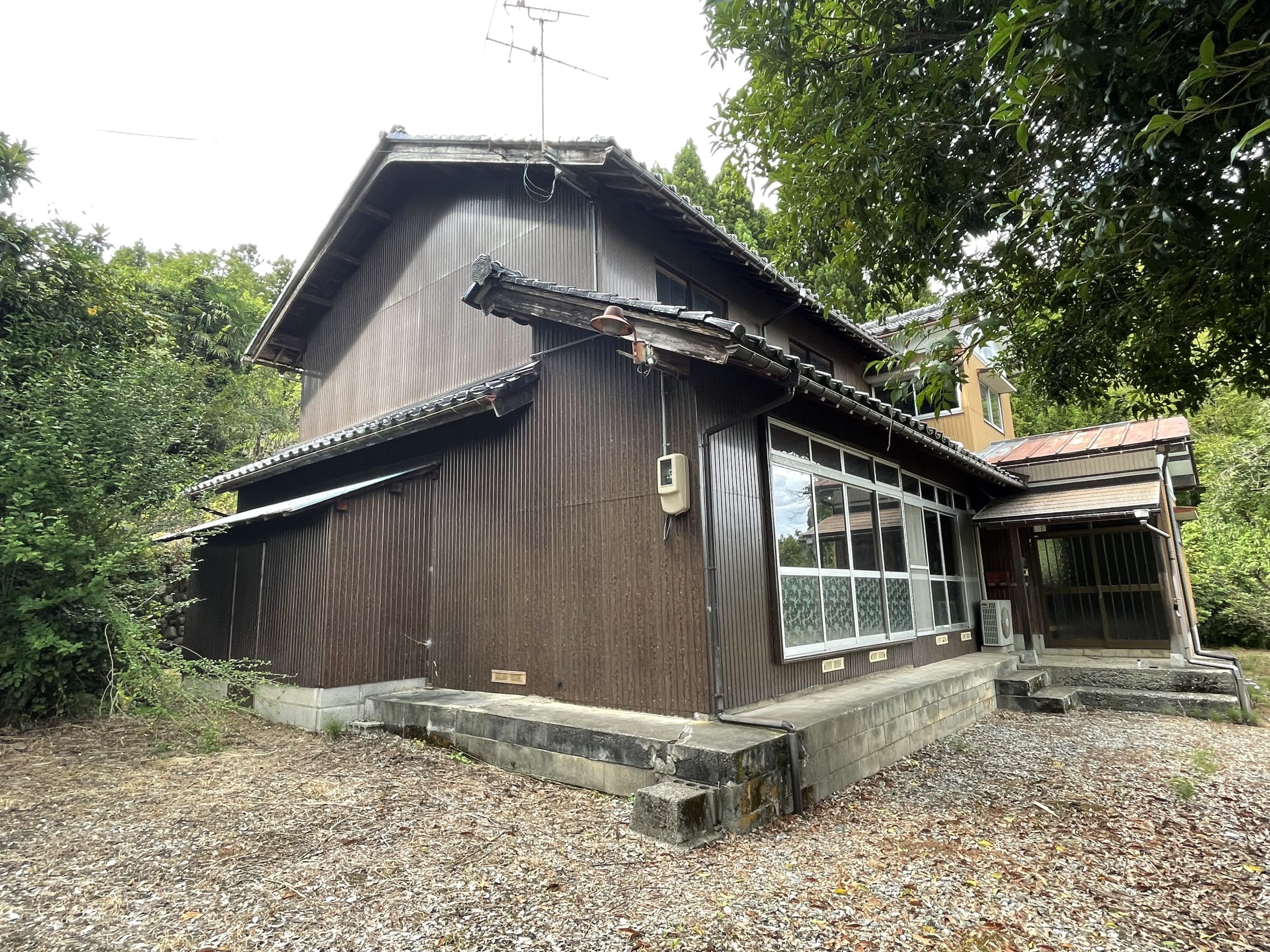 富山県富山市婦中町外輪野字大構